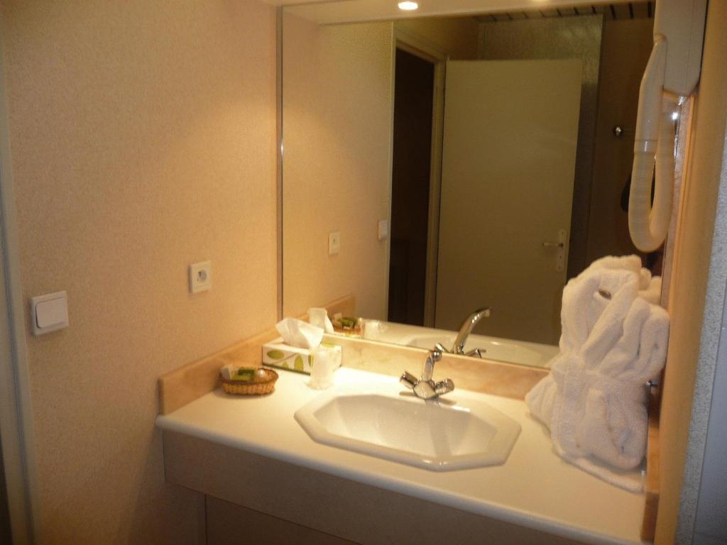 La Poste Hotel Vitry-le-Francois Room photo